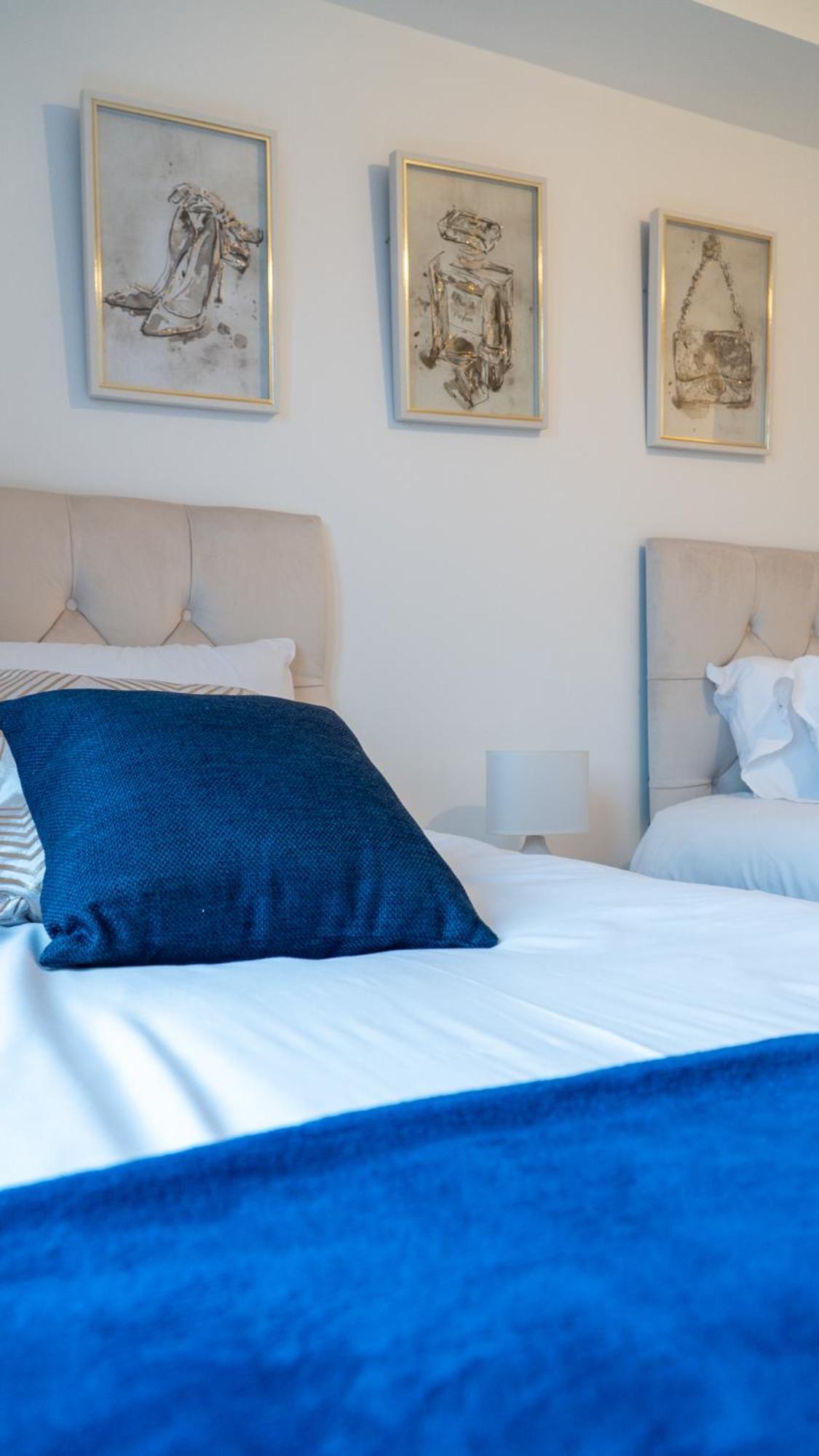 Lovely 2 Bed Penthouse In Loughton Central Location Διαμέρισμα Εξωτερικό φωτογραφία