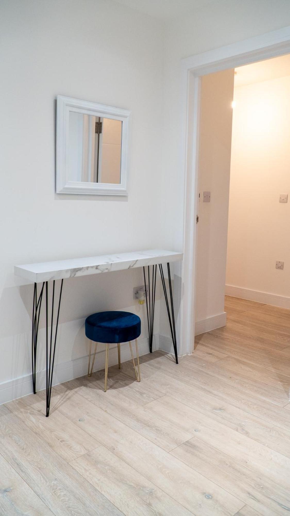 Lovely 2 Bed Penthouse In Loughton Central Location Διαμέρισμα Εξωτερικό φωτογραφία